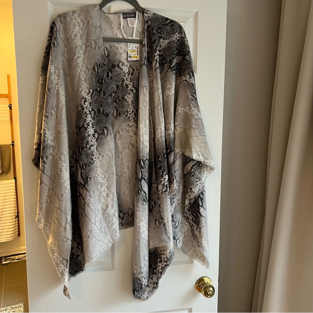 Ladies shawl/wrap/scarf/poncho, snakeskin print